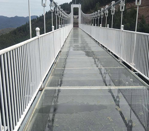 透明玻璃吊桥