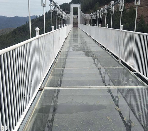 透明玻璃吊桥